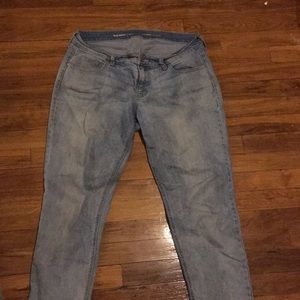 Light wash old navy boyfriend skinny jeans